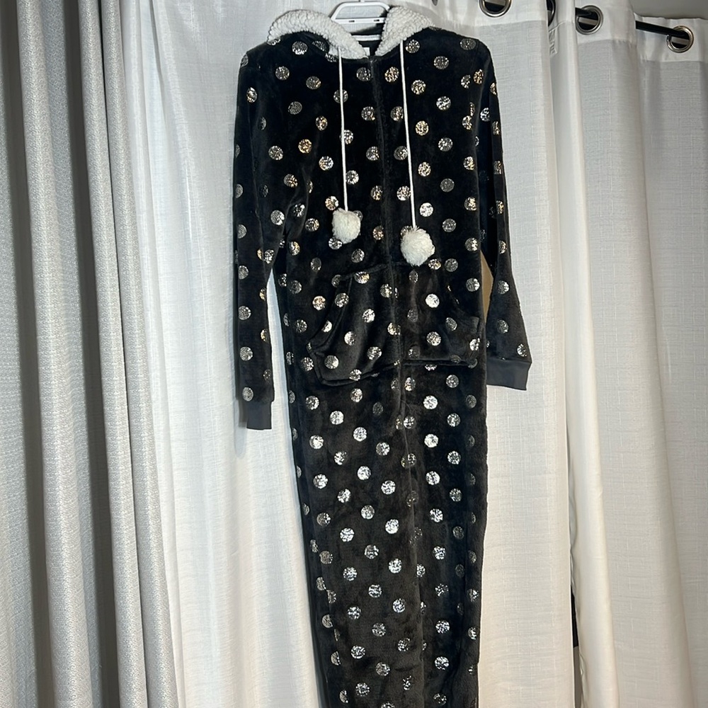 Denver Hayes Onsie Pajamas Size XS